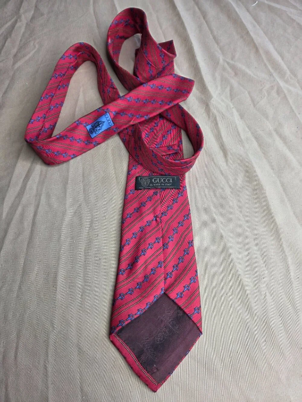 Vintage Gucci Mens 100% Silk Horsebit Red Blue Neck Tie Made in Italy